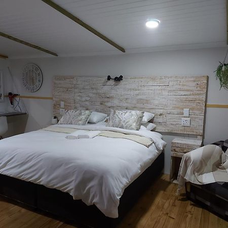 Villa Mariss Guesthouse Kraaifontein Екстериор снимка