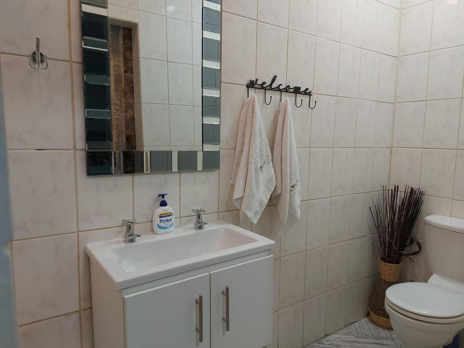 Villa Mariss Guesthouse Kraaifontein Екстериор снимка
