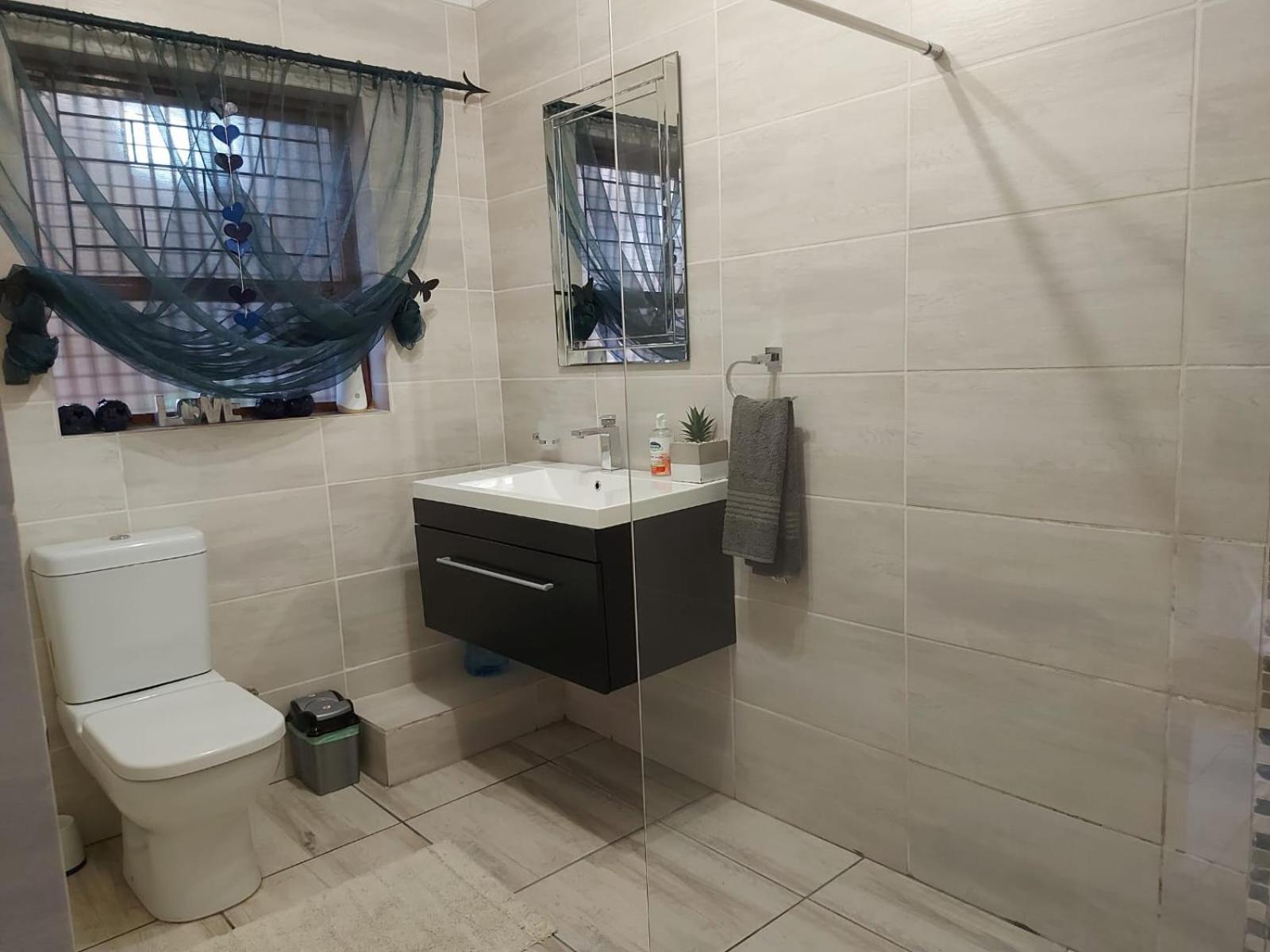 Villa Mariss Guesthouse Kraaifontein Екстериор снимка
