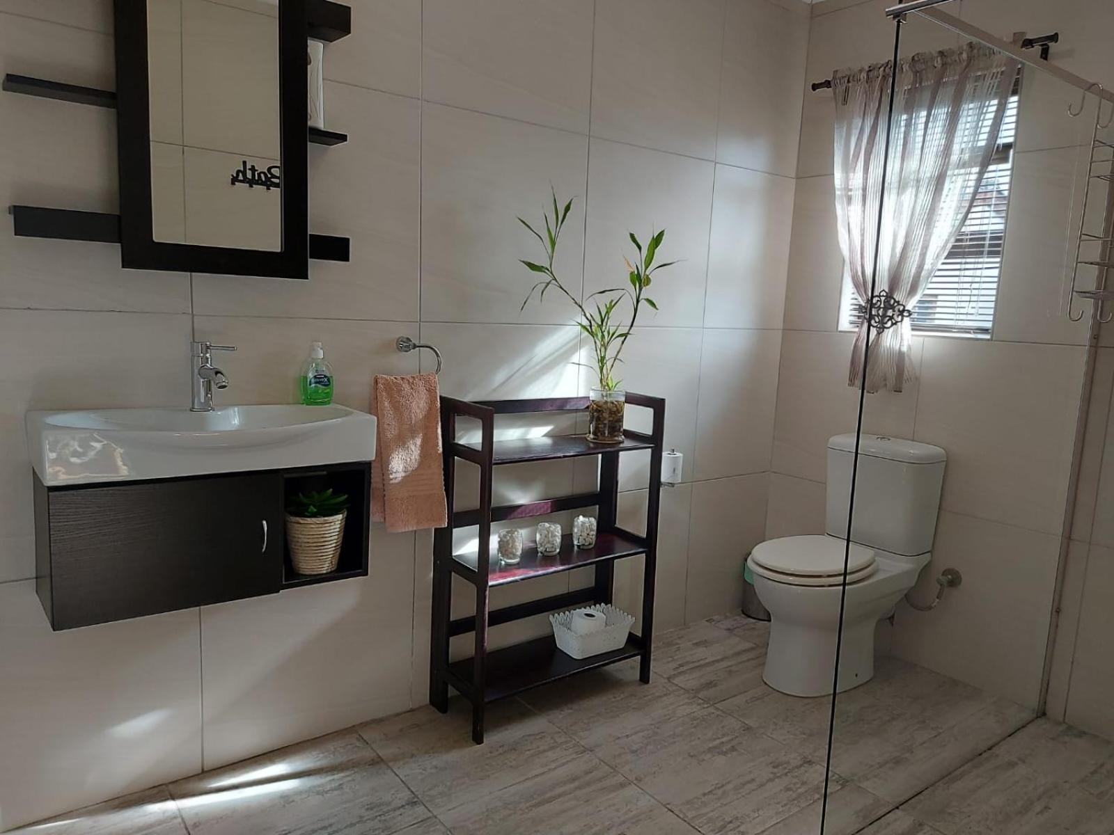 Villa Mariss Guesthouse Kraaifontein Екстериор снимка