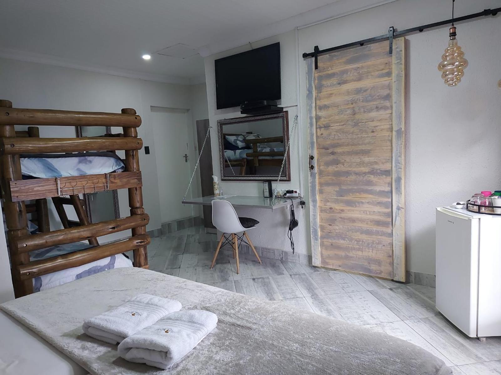 Villa Mariss Guesthouse Kraaifontein Екстериор снимка