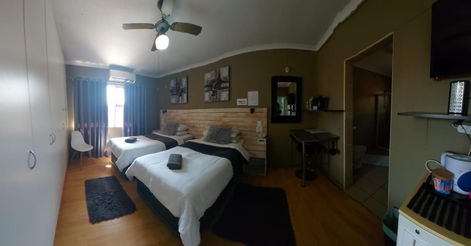 Villa Mariss Guesthouse Kraaifontein Екстериор снимка